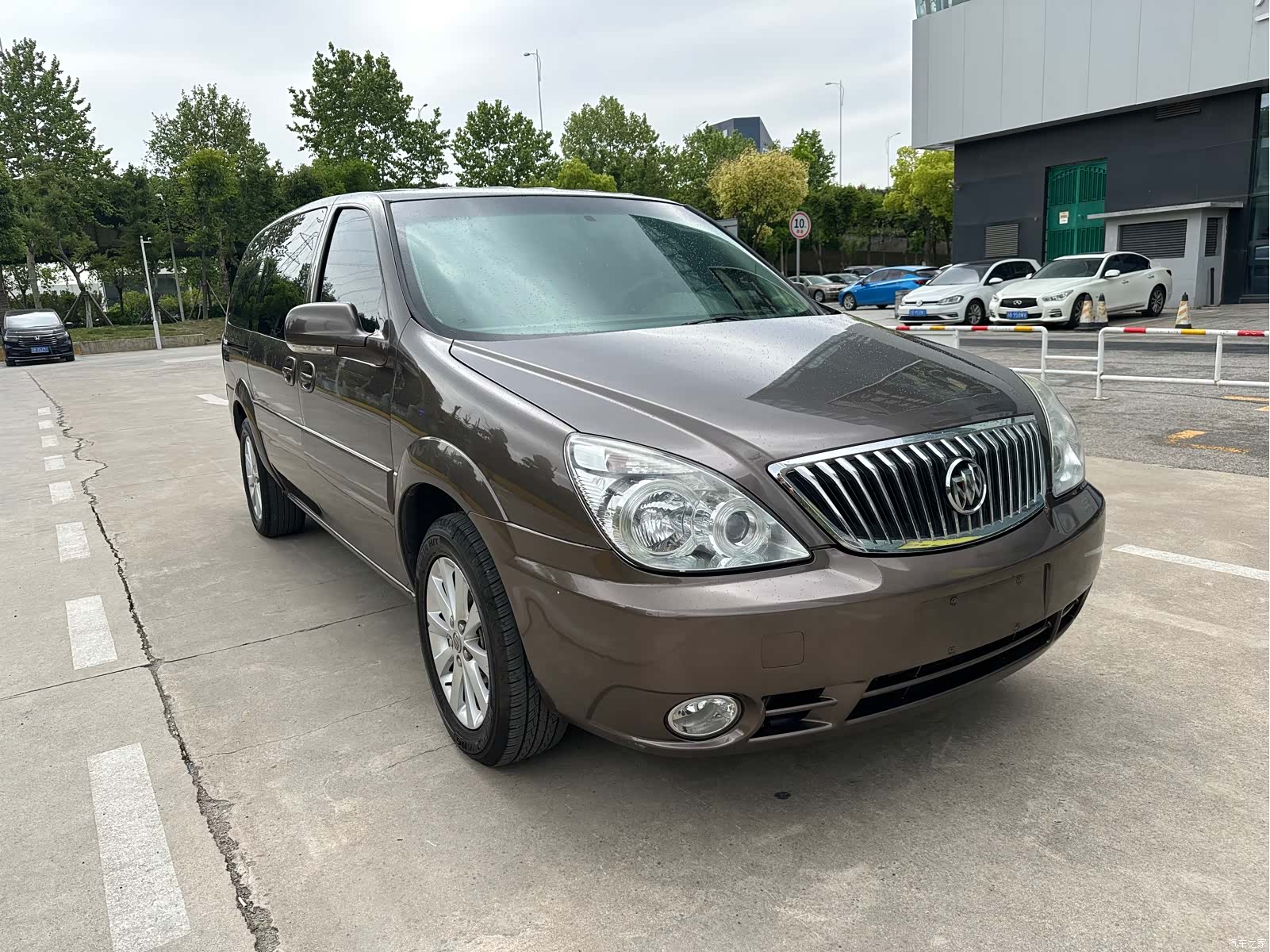 Buick GL8, 2017 3