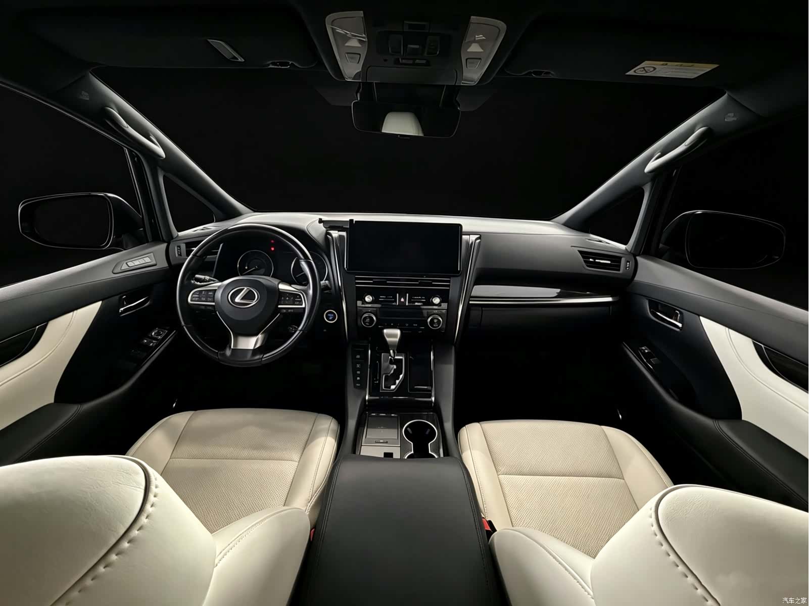 Lexus LM, 2022 4
