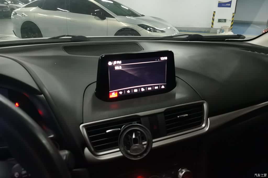Mazda Mazda3, 2017 13