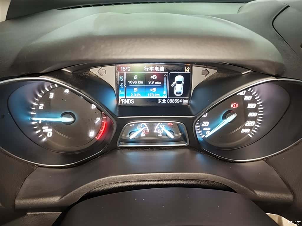 Ford Kuga, 2015 12