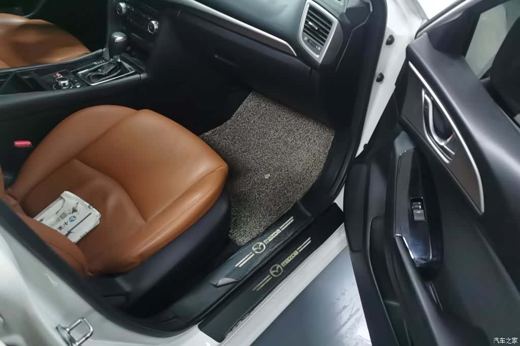 Mazda Mazda3, 2017 8