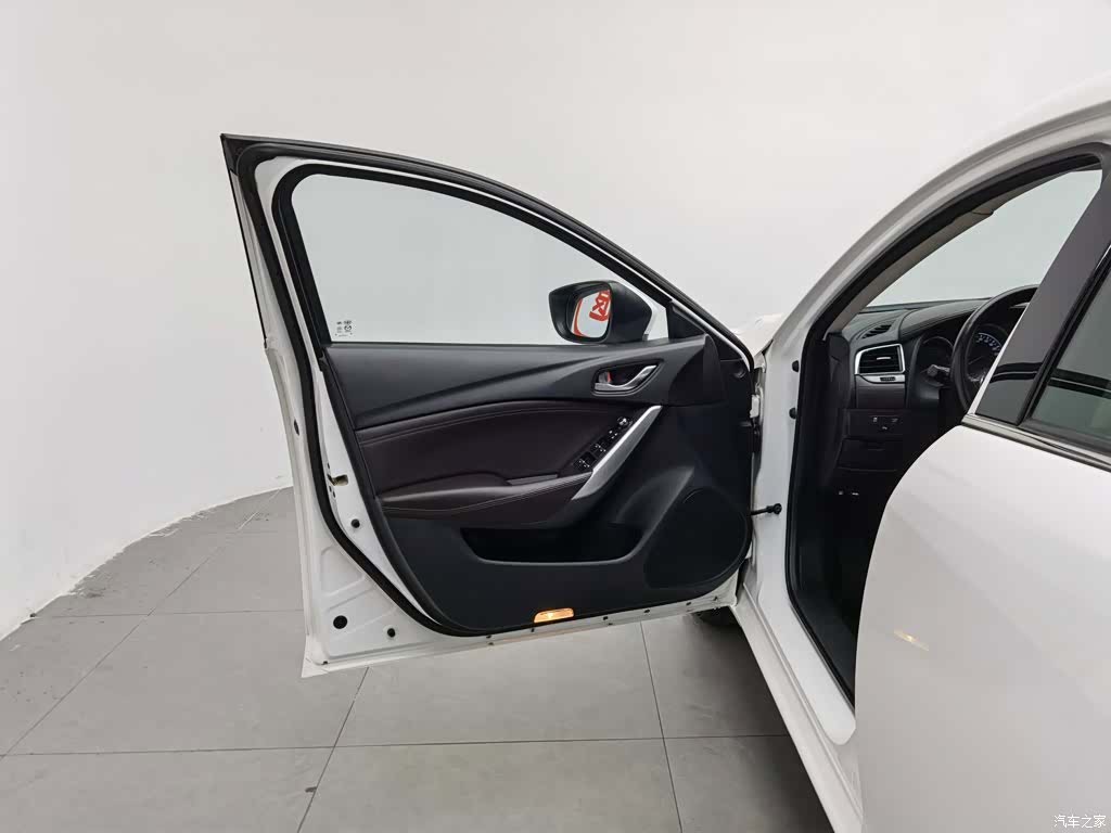 Mazda Atenza, 2018 8