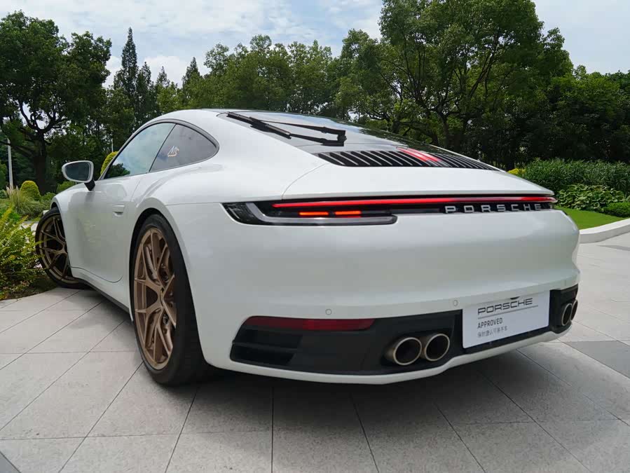 Porsche 911 2025, фото 16
