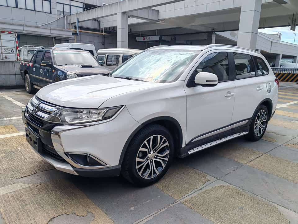Mitsubishi Outlander Mitsubishi Outlander