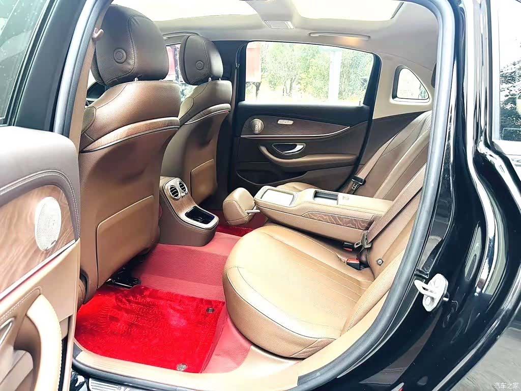 Mercedes-Benz E-Class, 2022 4