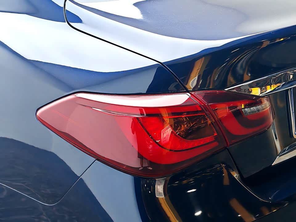 Infiniti Q70 Infiniti Q70