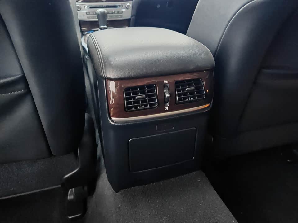 Infiniti Q70 Infiniti Q70