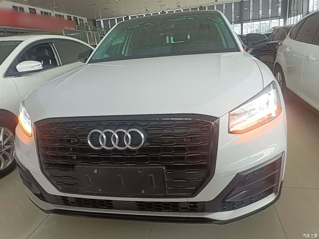 Audi Q2L, 2019 3