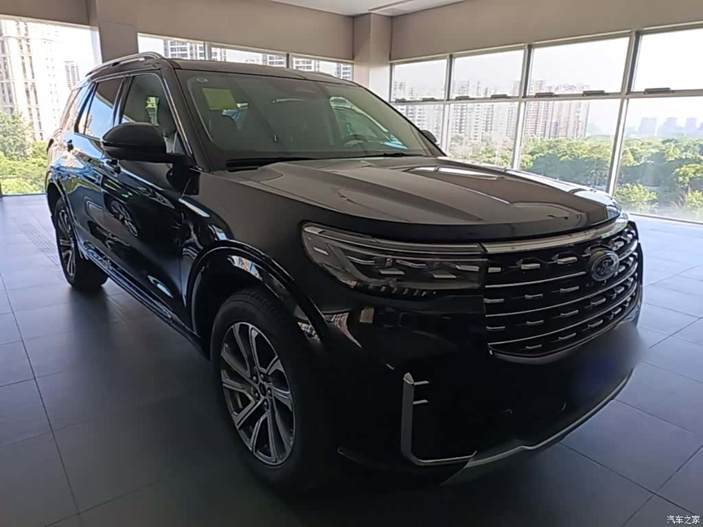 Ford Explorer, 2025 4