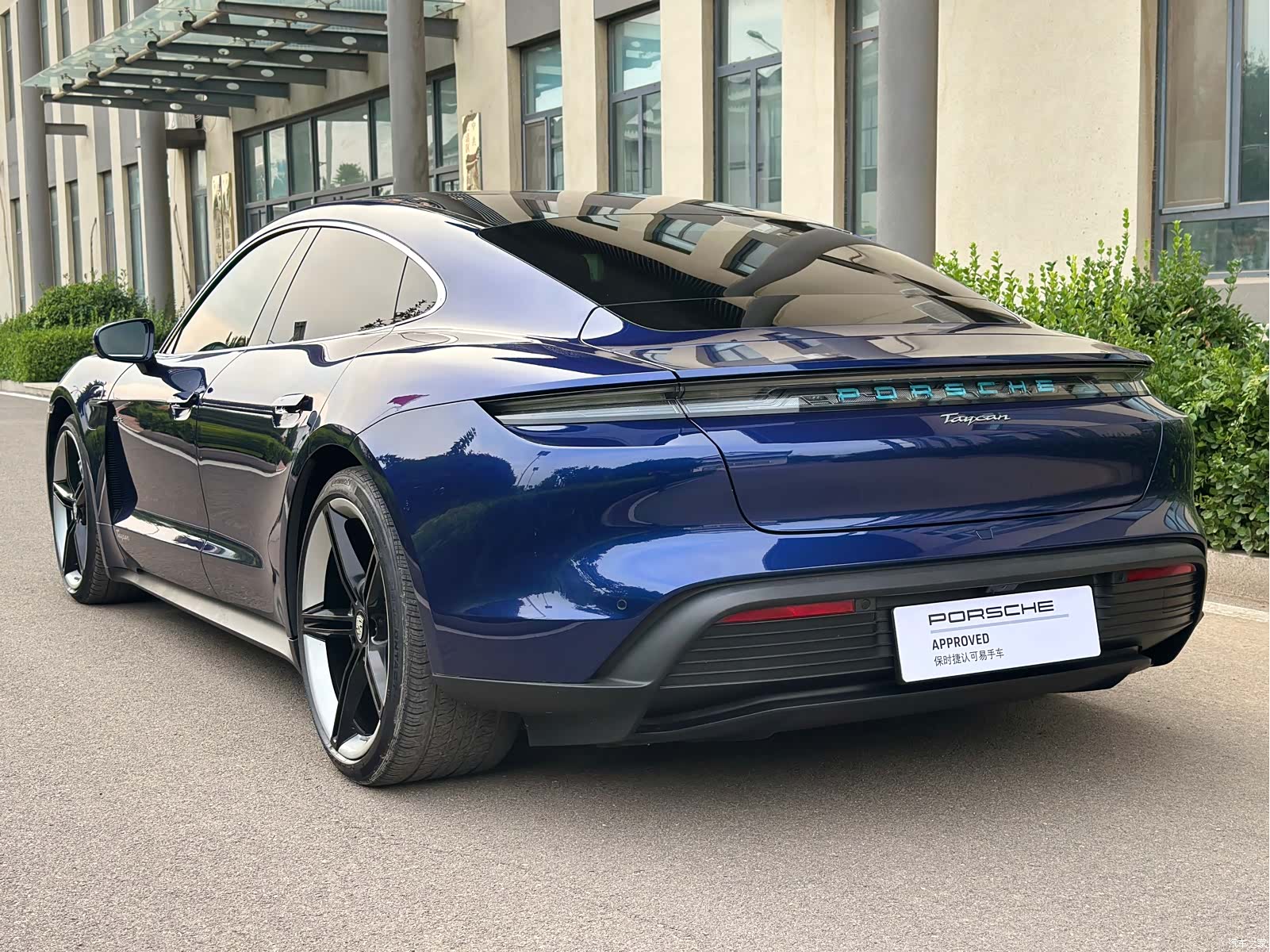 Porsche Taycan, 2022 6