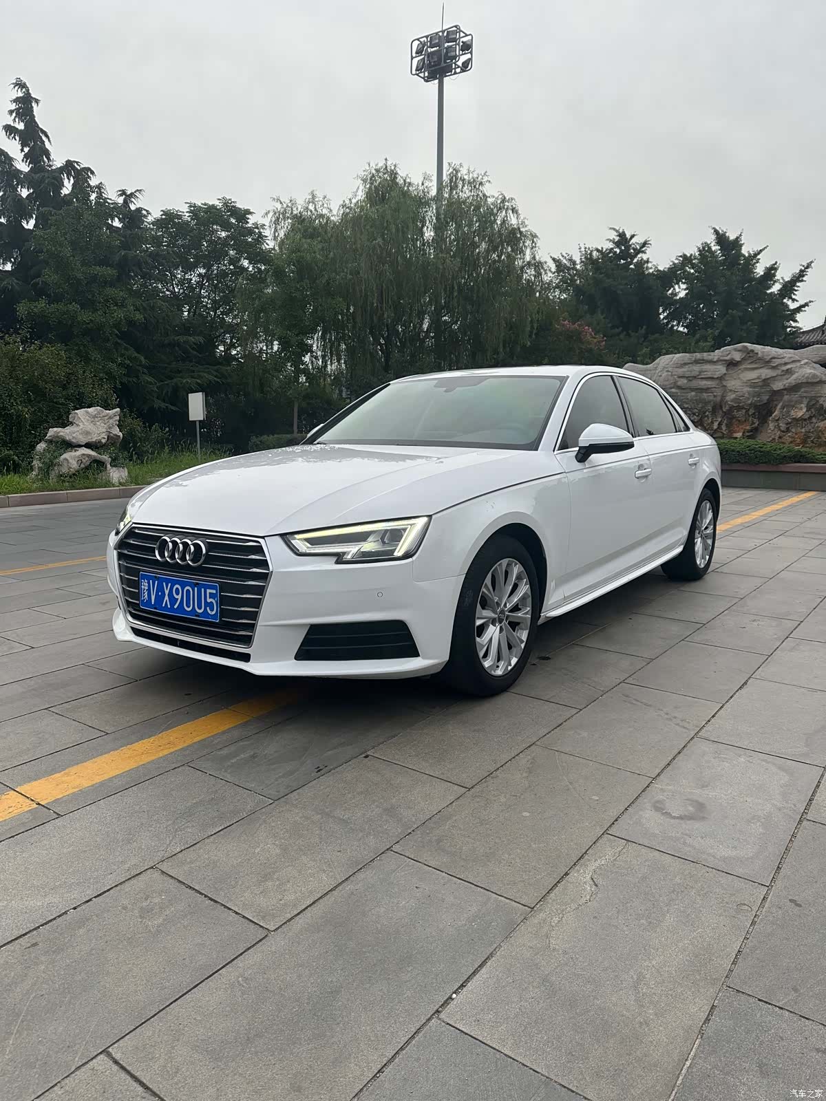 Audi A4L, 2018 1