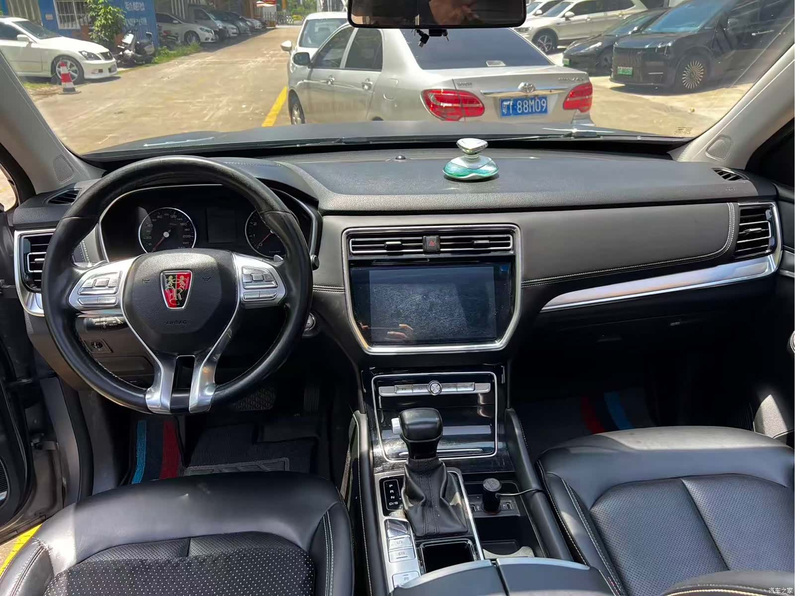 Roewe RX8, 2018 9