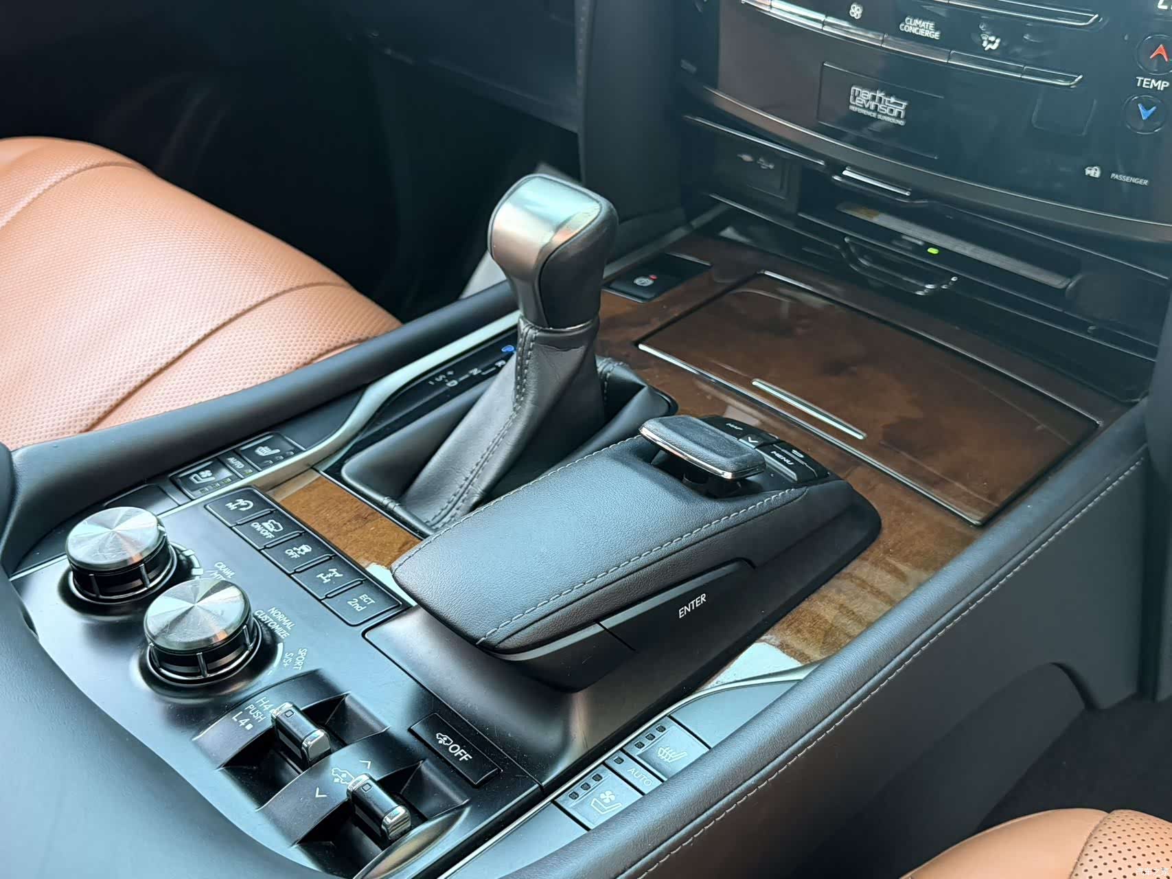 Lexus LX, 2019 12