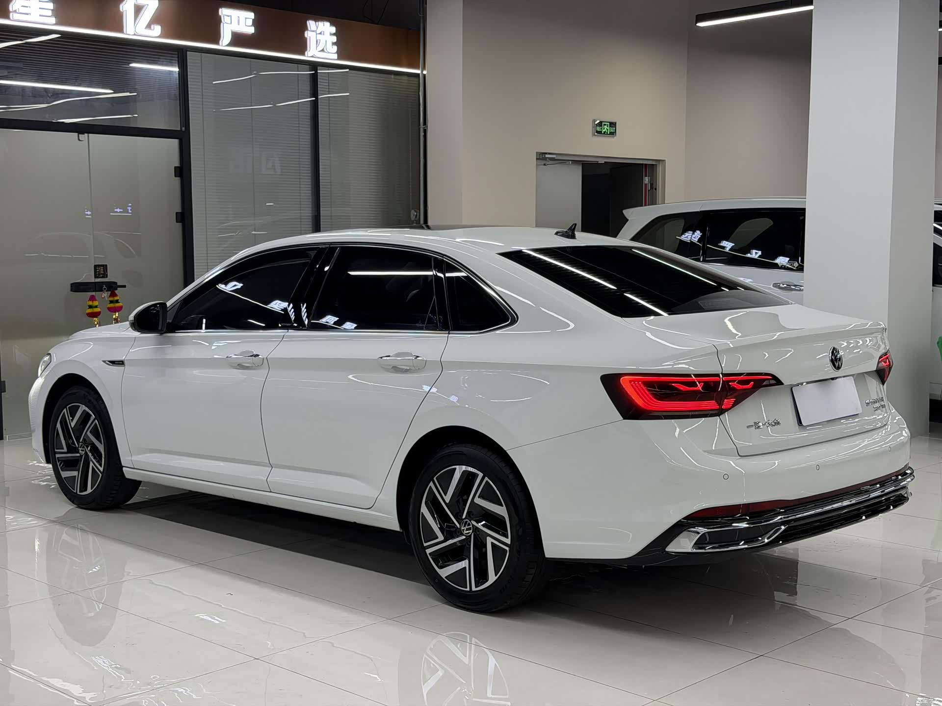 Volkswagen Sagitar, 2022 19