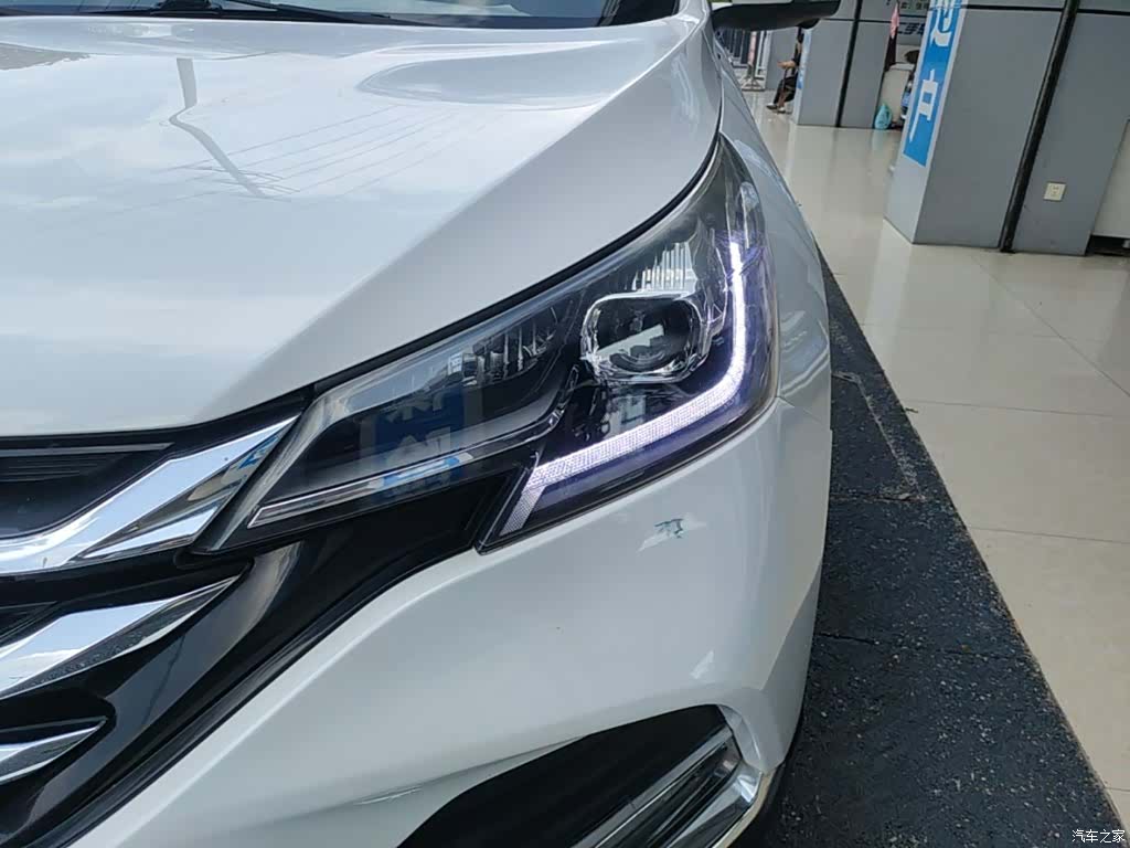 DongFeng AX7, 2018 24