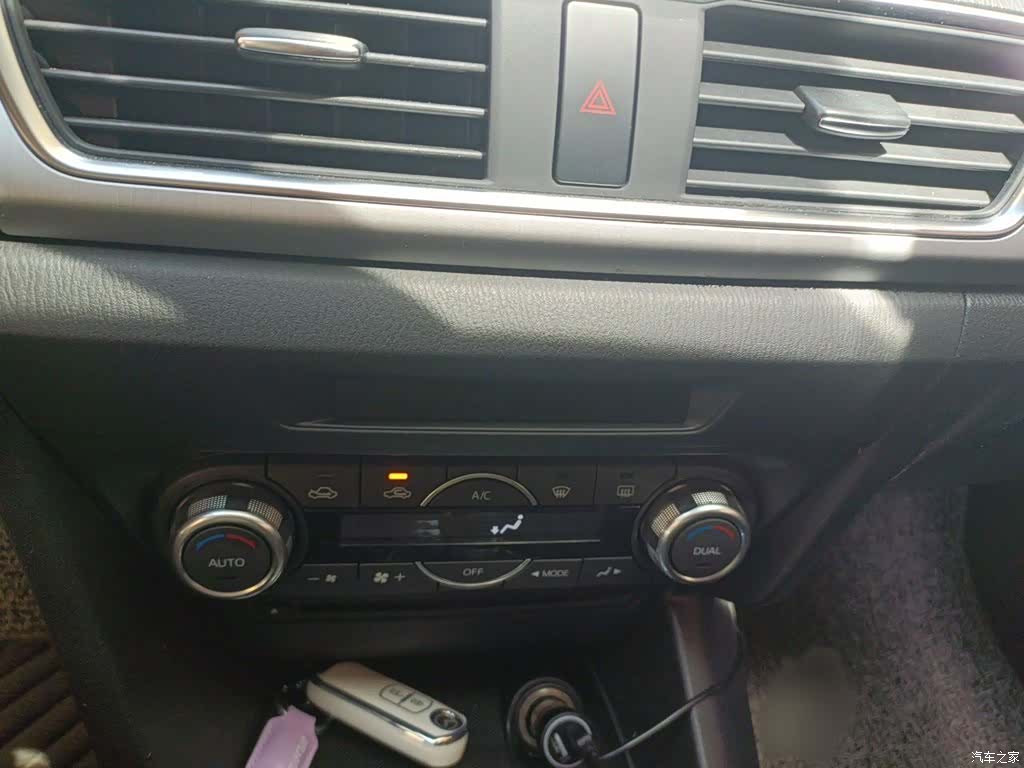 Mazda Mazda3, 2016 6