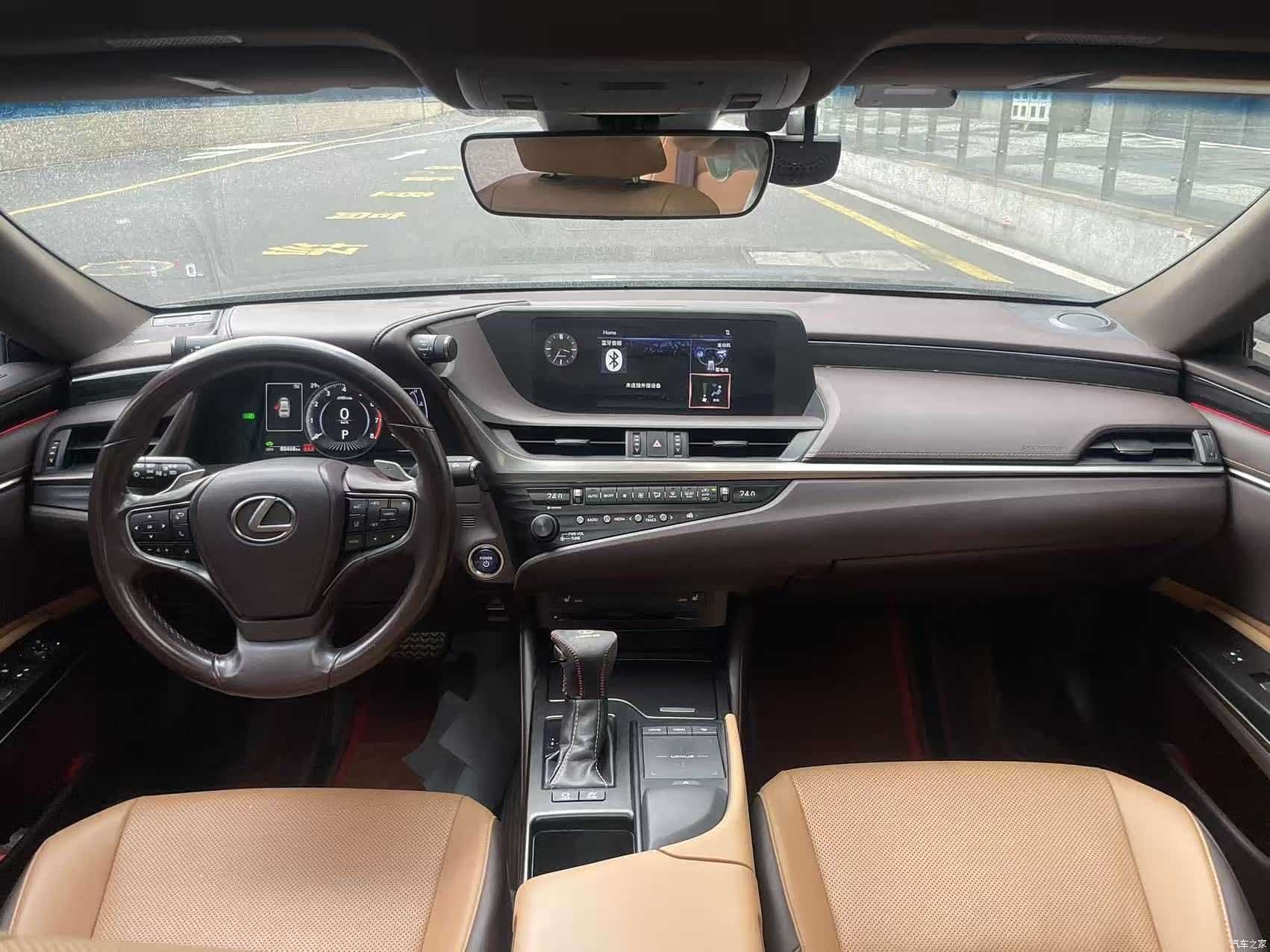 Lexus ES, 2019 все фото