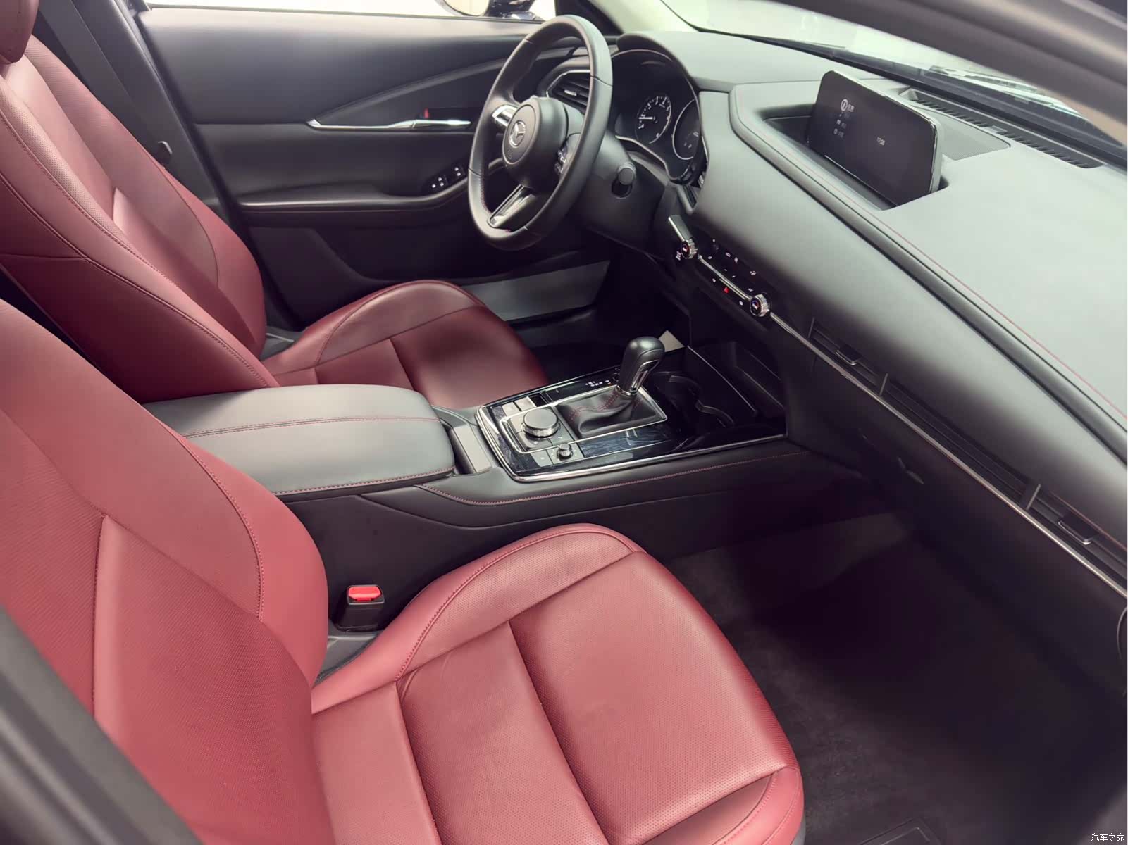 Mazda CX-30, 2023 10