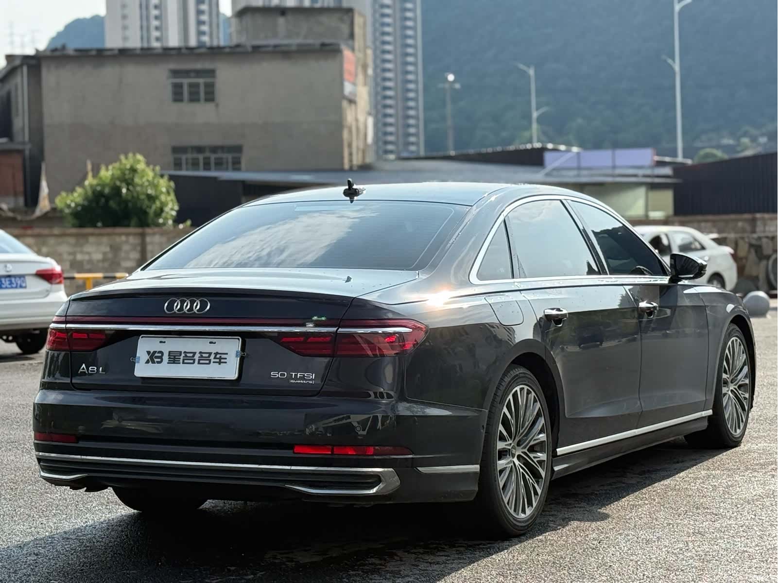 Audi A8L, 2022 7