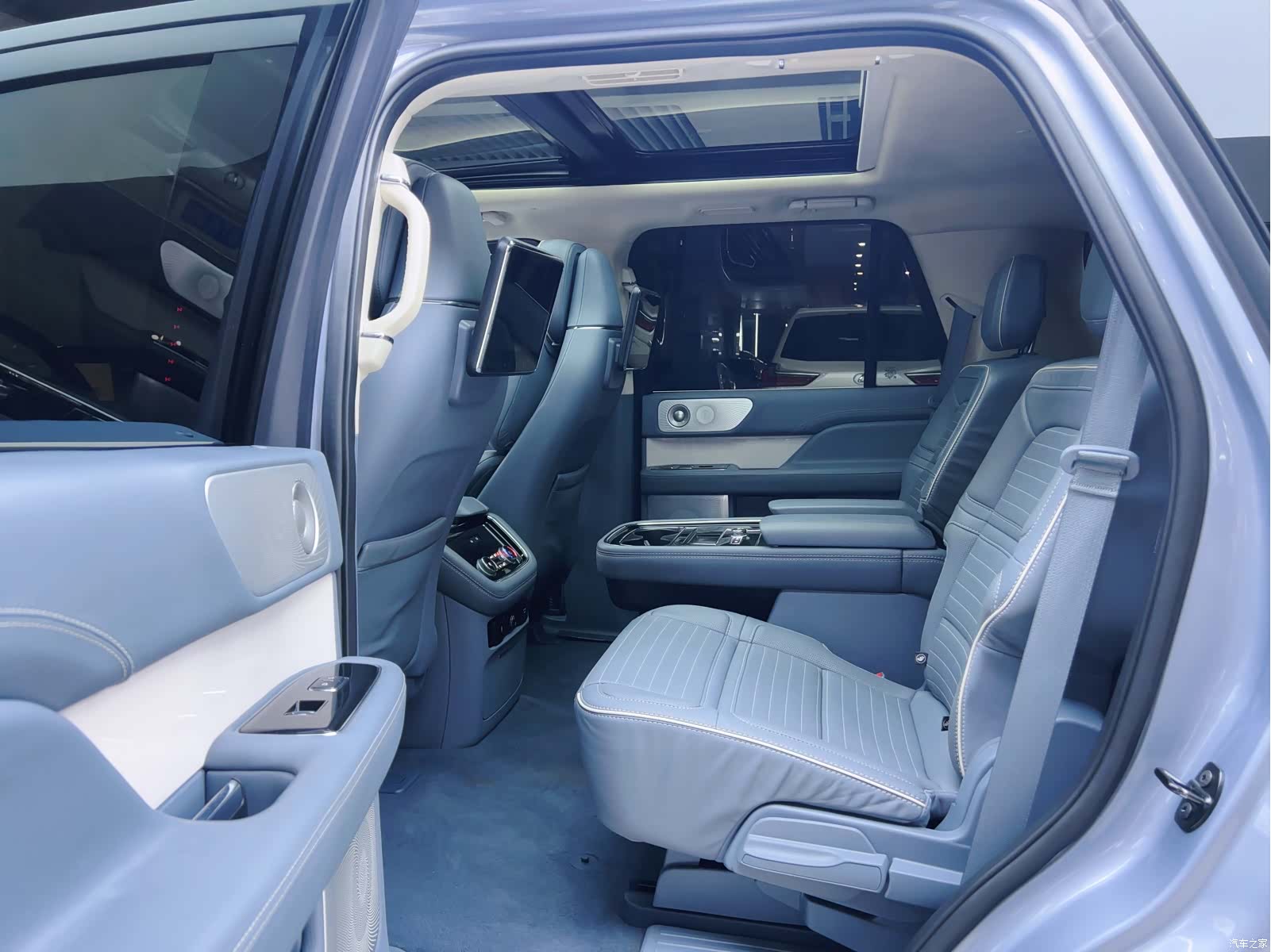 Lincoln Navigator, 2021 12