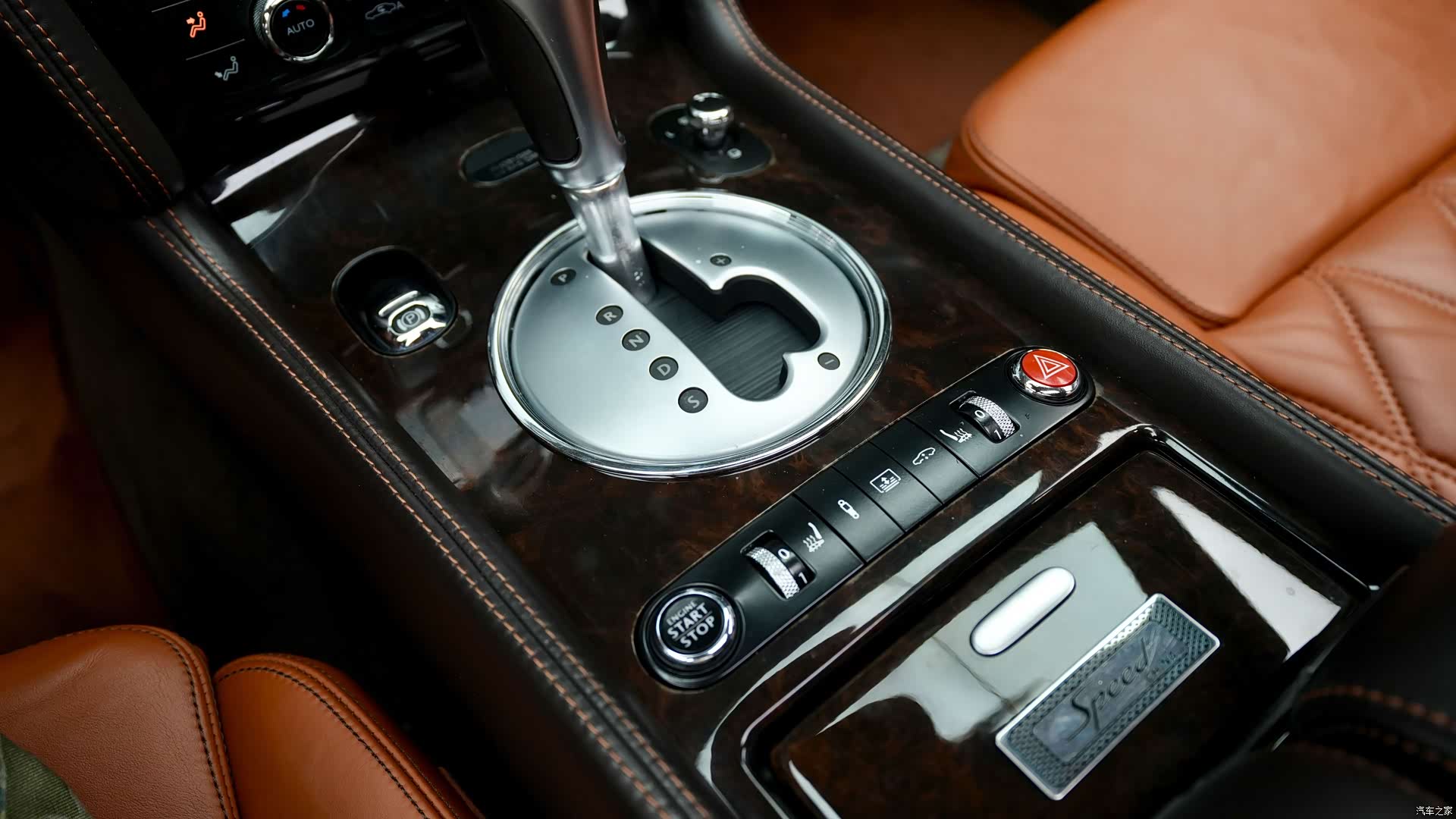 Bentley Flying Spur, 2011 10