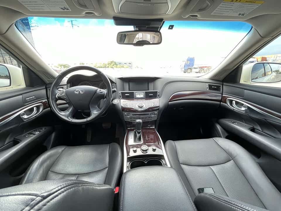 Infiniti Q70 Infiniti Q70