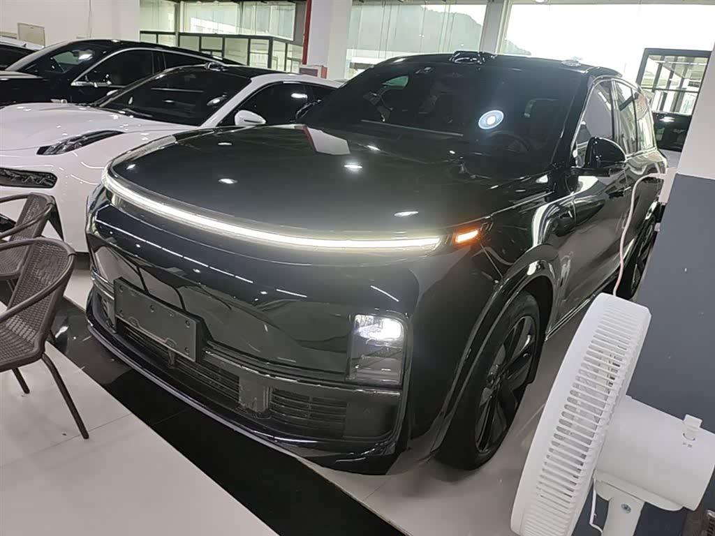 Li Auto L8