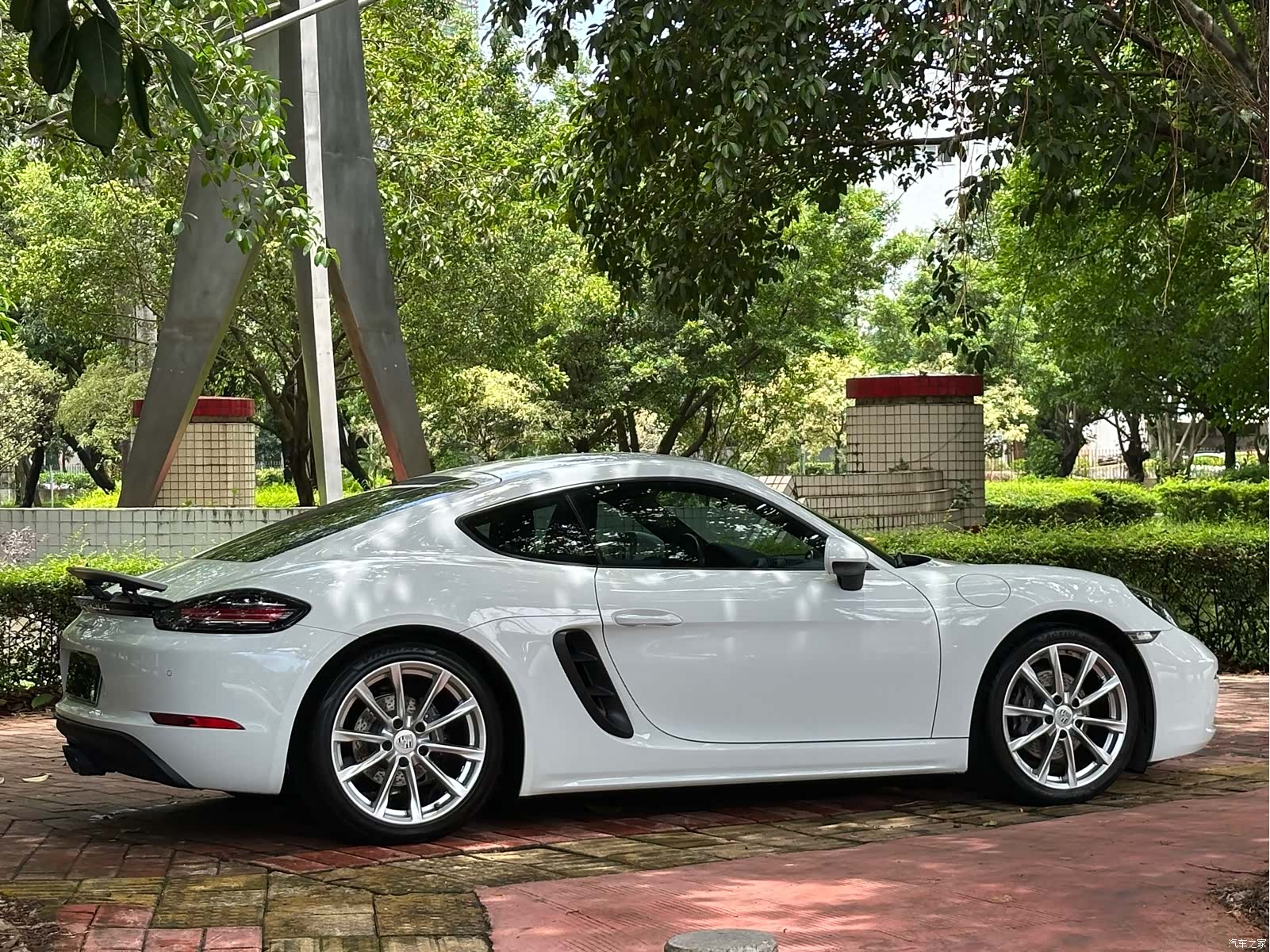 Porsche Cayman, 2024 3