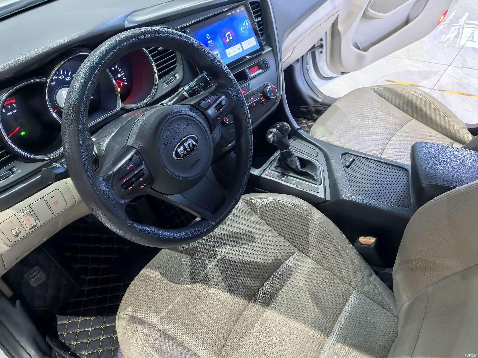 Kia K5, 2015 10