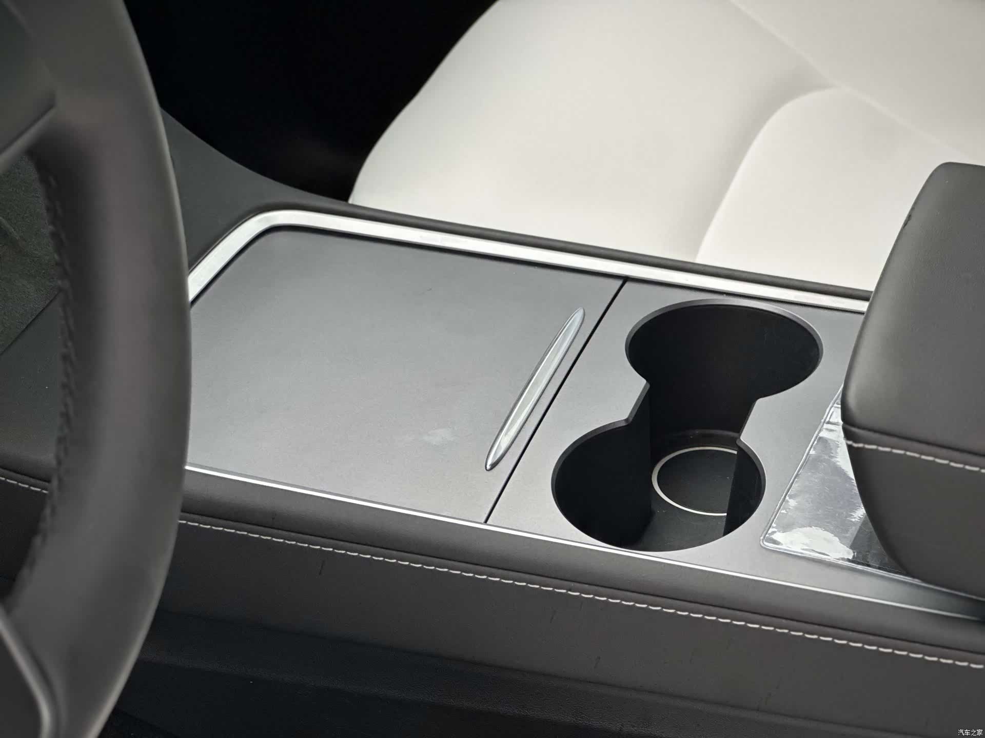 Tesla Model Y, 2023 9