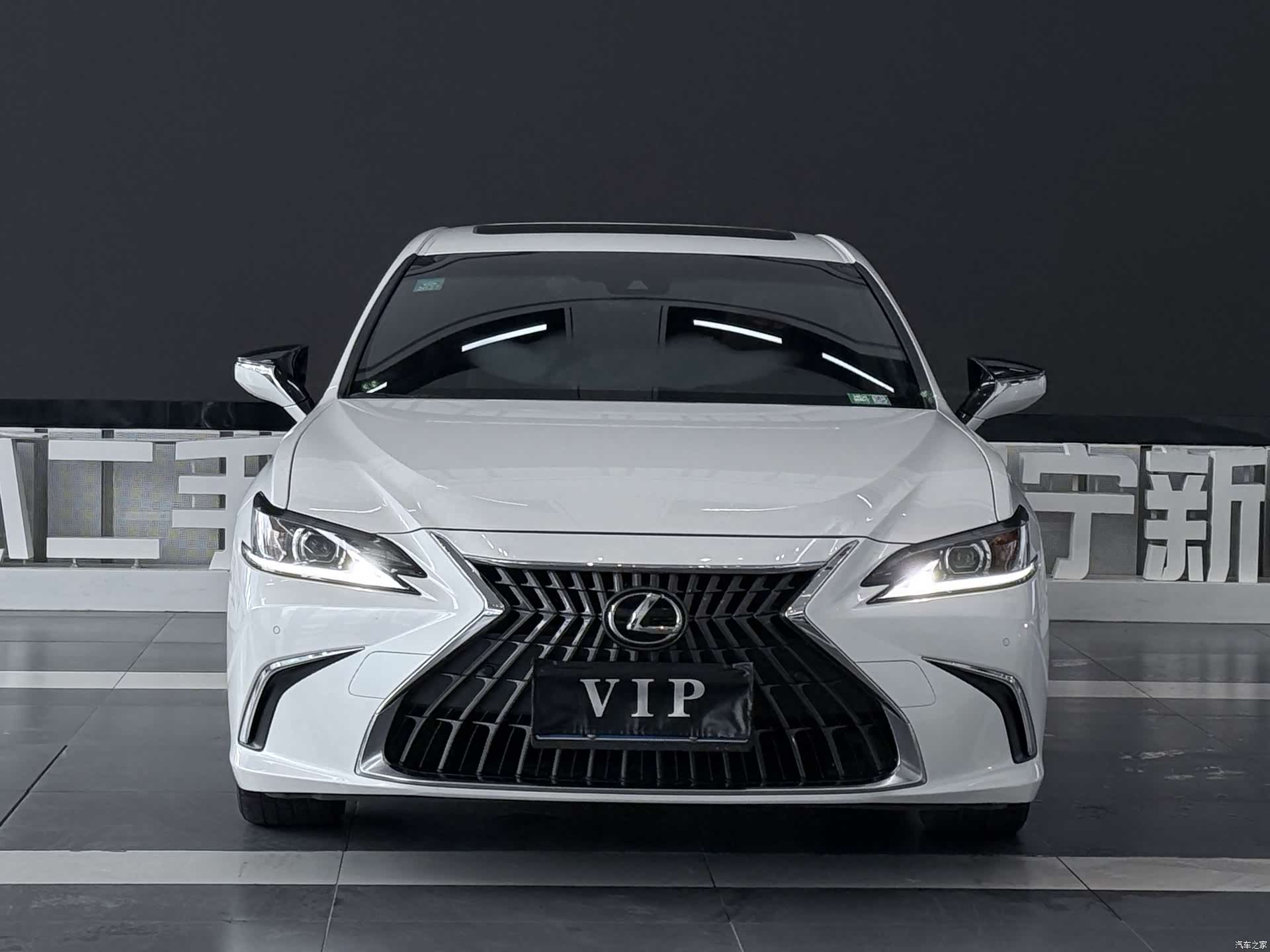 Lexus ES, 2023 2