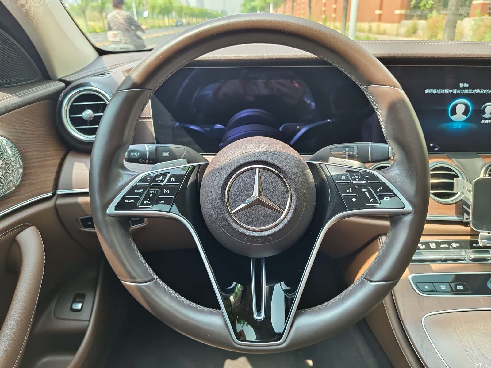 Mercedes-Benz E-Class, 2022 29