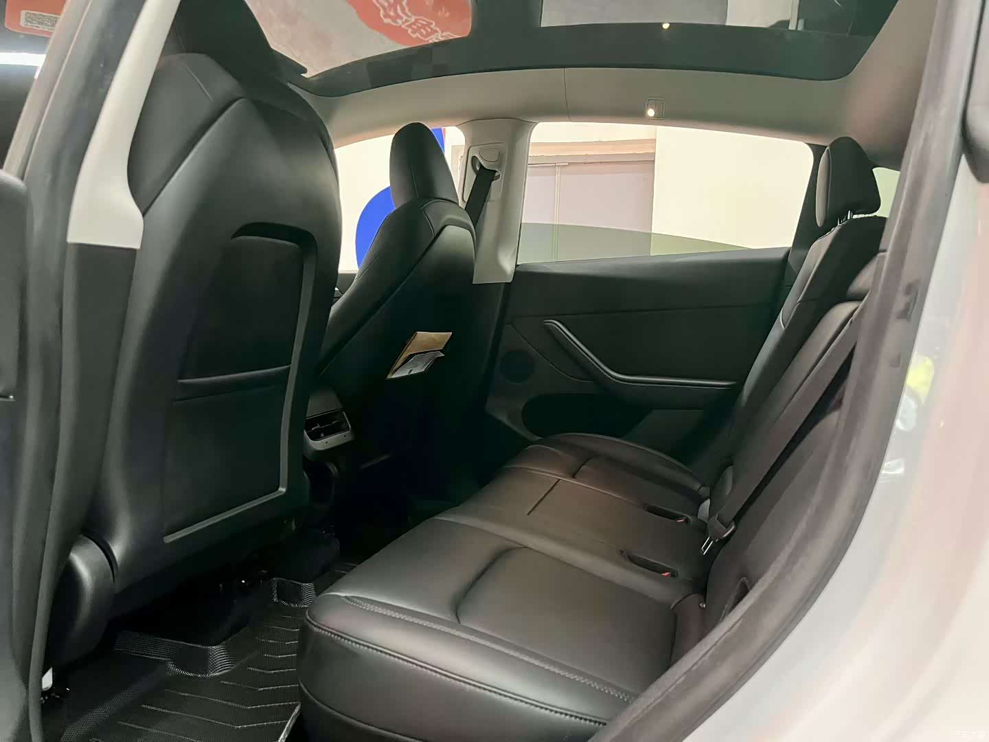 Tesla Model Y, 2024 6