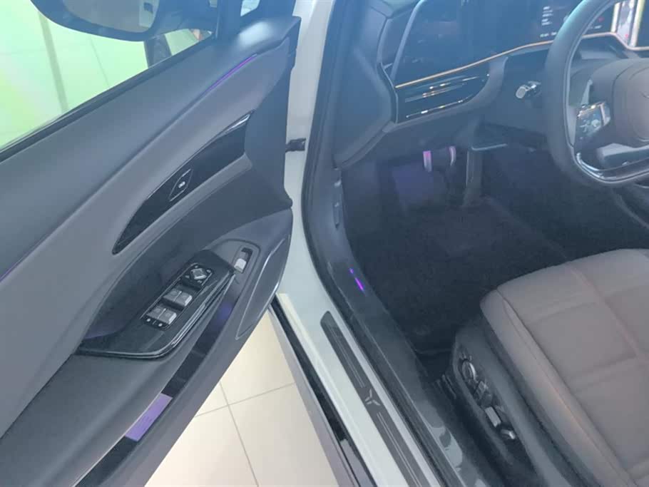 Hongqi EH7 Hongqi EH7