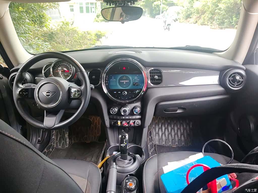 Mini ONE, 2022 10