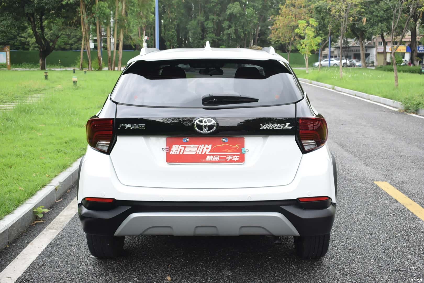 Toyota YARiS L, 2023 все фото