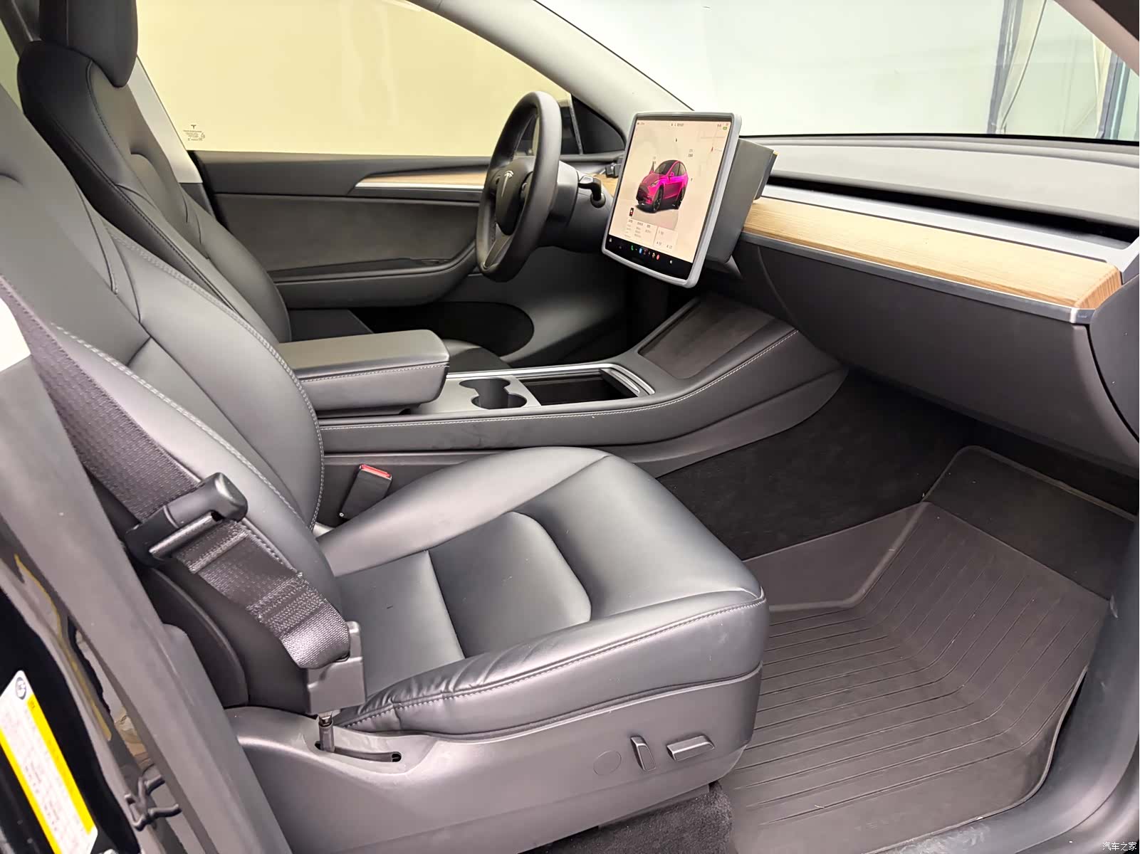 Tesla Model Y, 2022 10