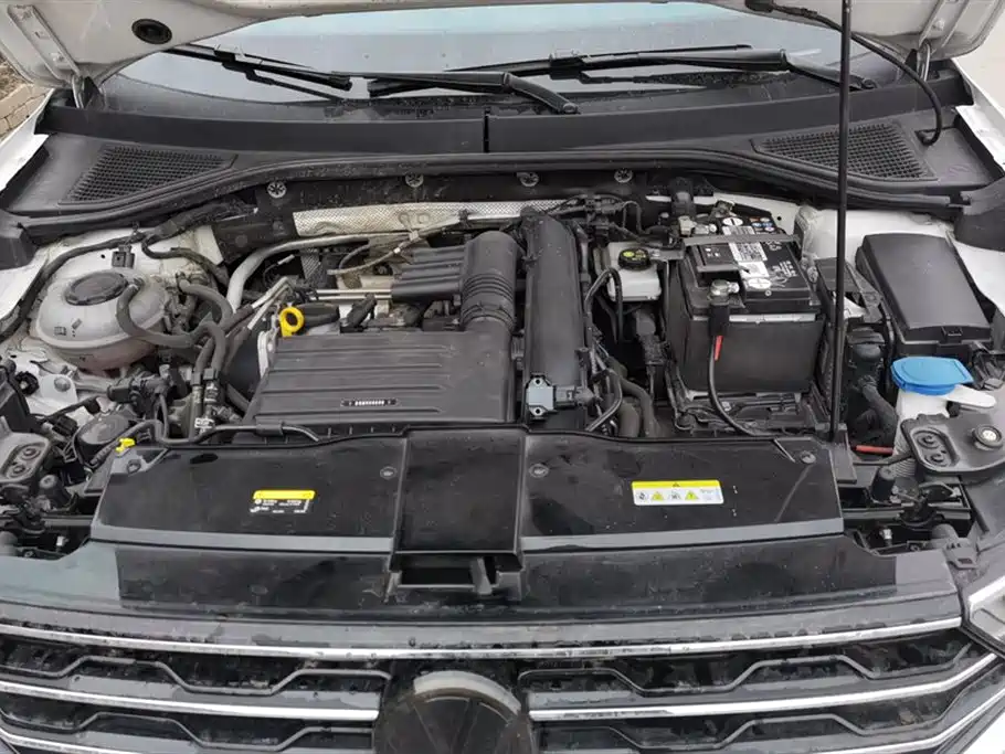 Volkswagen T-ROC exploring Songs