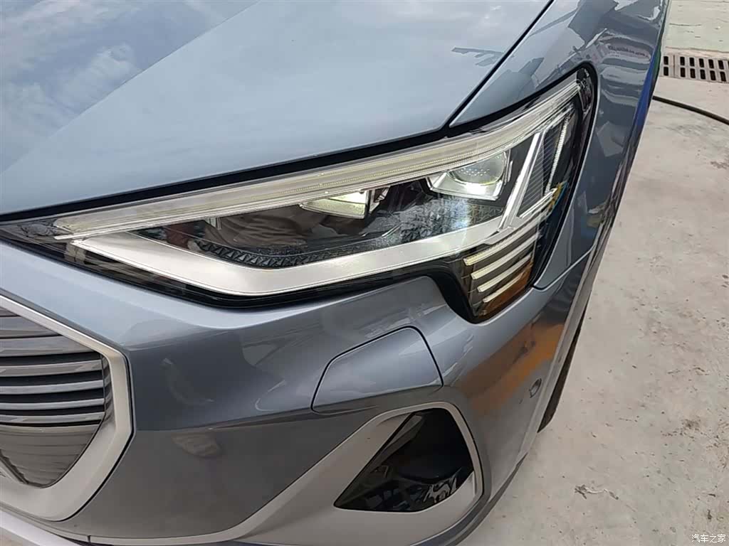 Audi e-tron, 2021 23