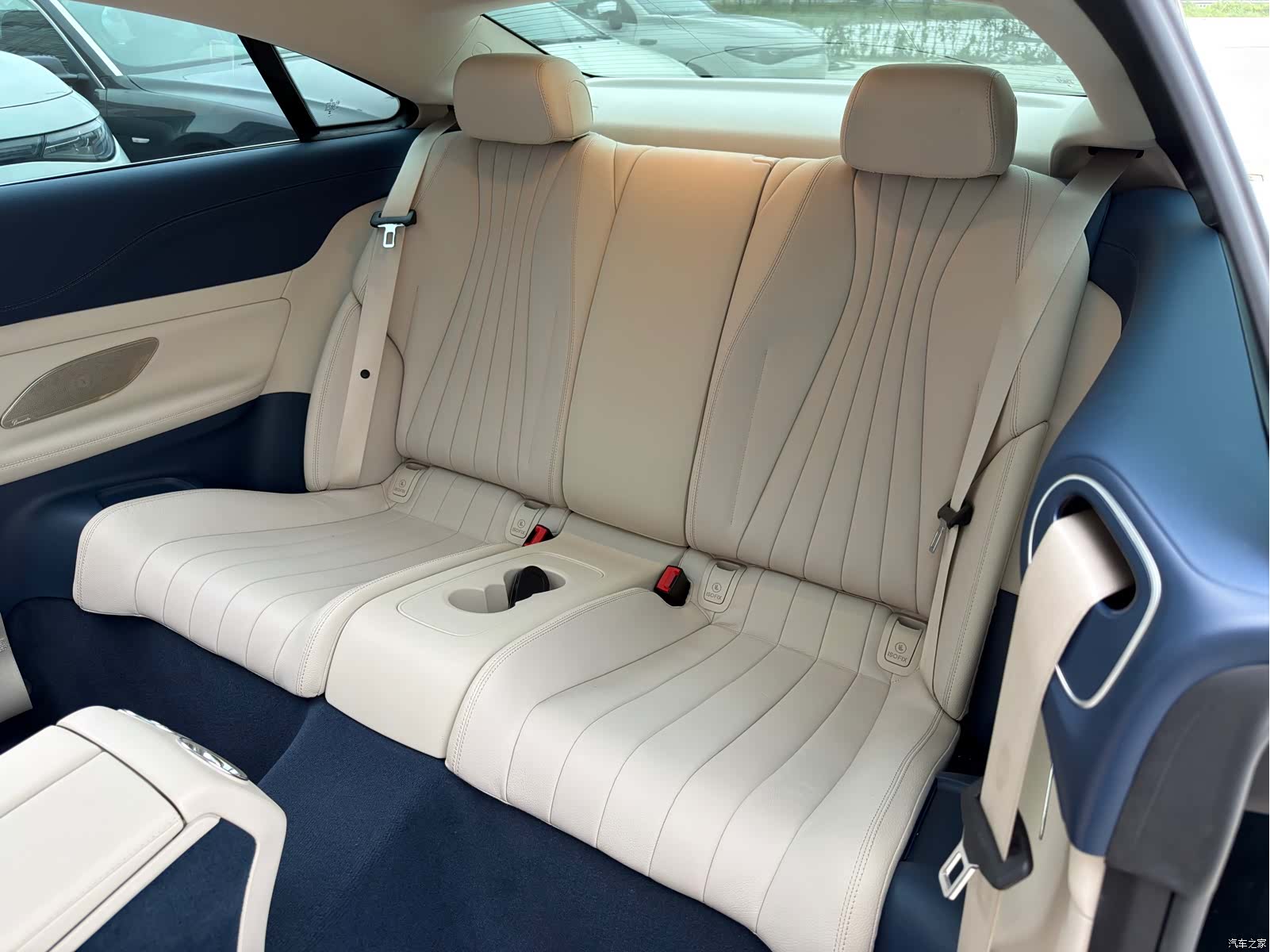 Mercedes-Benz E-Class, 2024 8