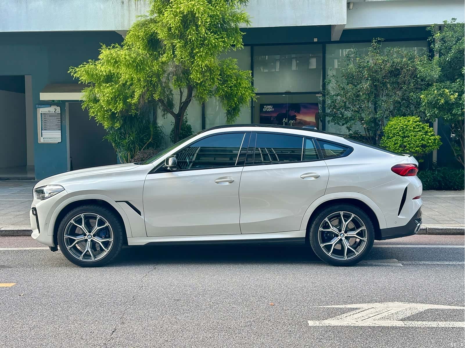 BMW X6, 2022 3