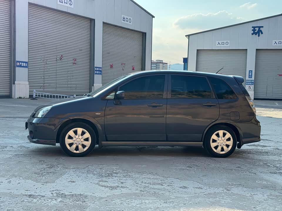 Suzuki Liana