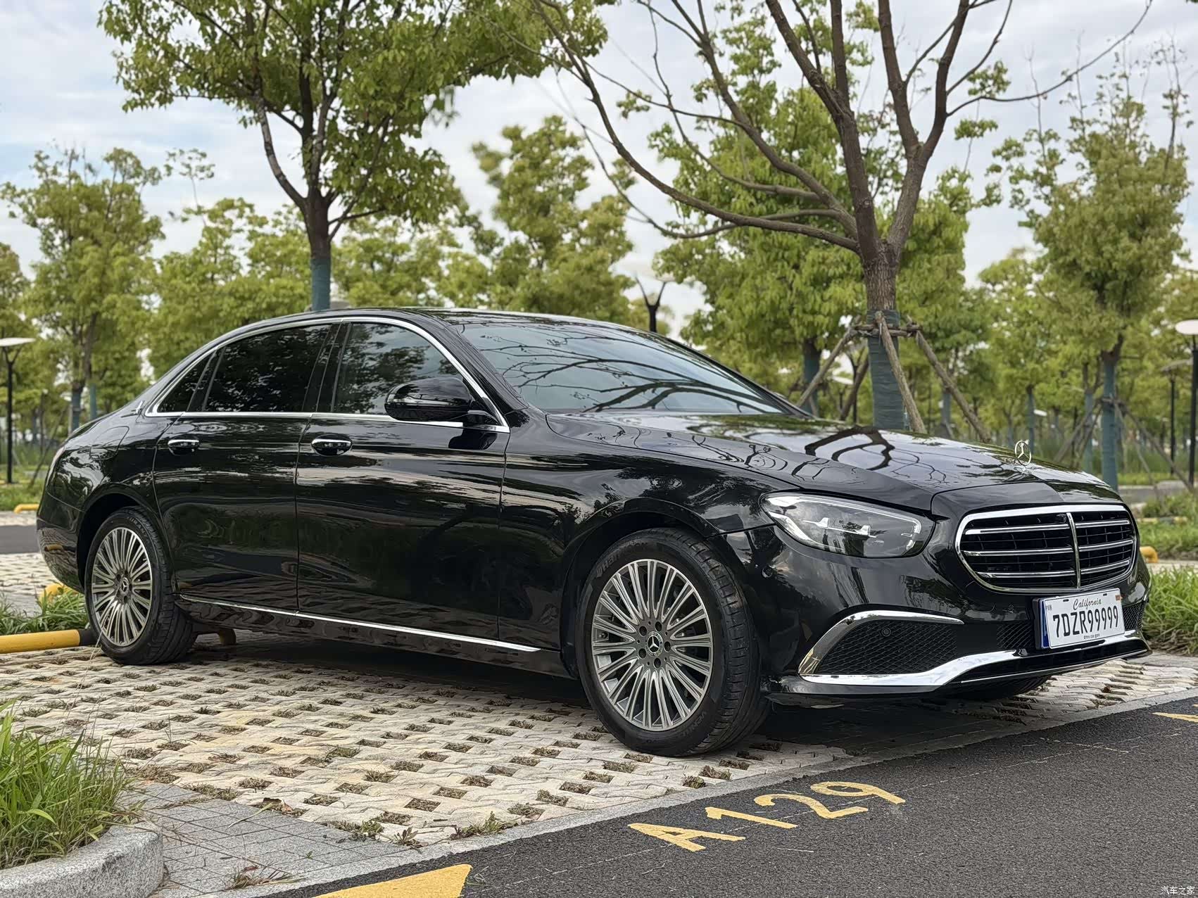 Mercedes-Benz E-Class, 2023 3