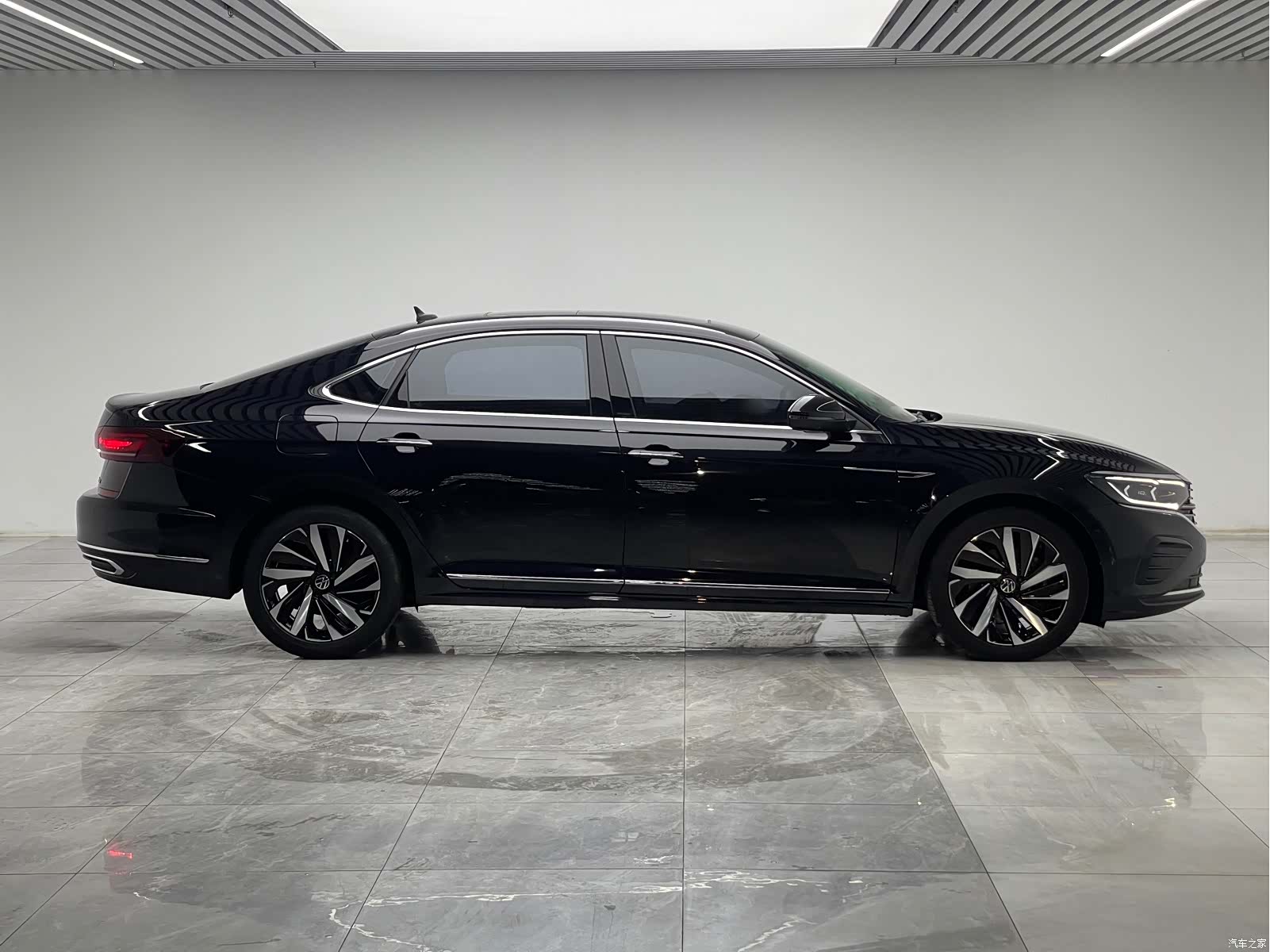 Volkswagen Passat, 2022 8