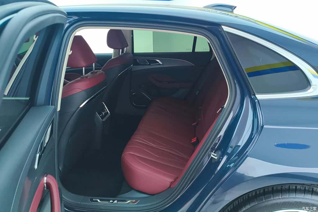 Hongqi H5, 2024 11
