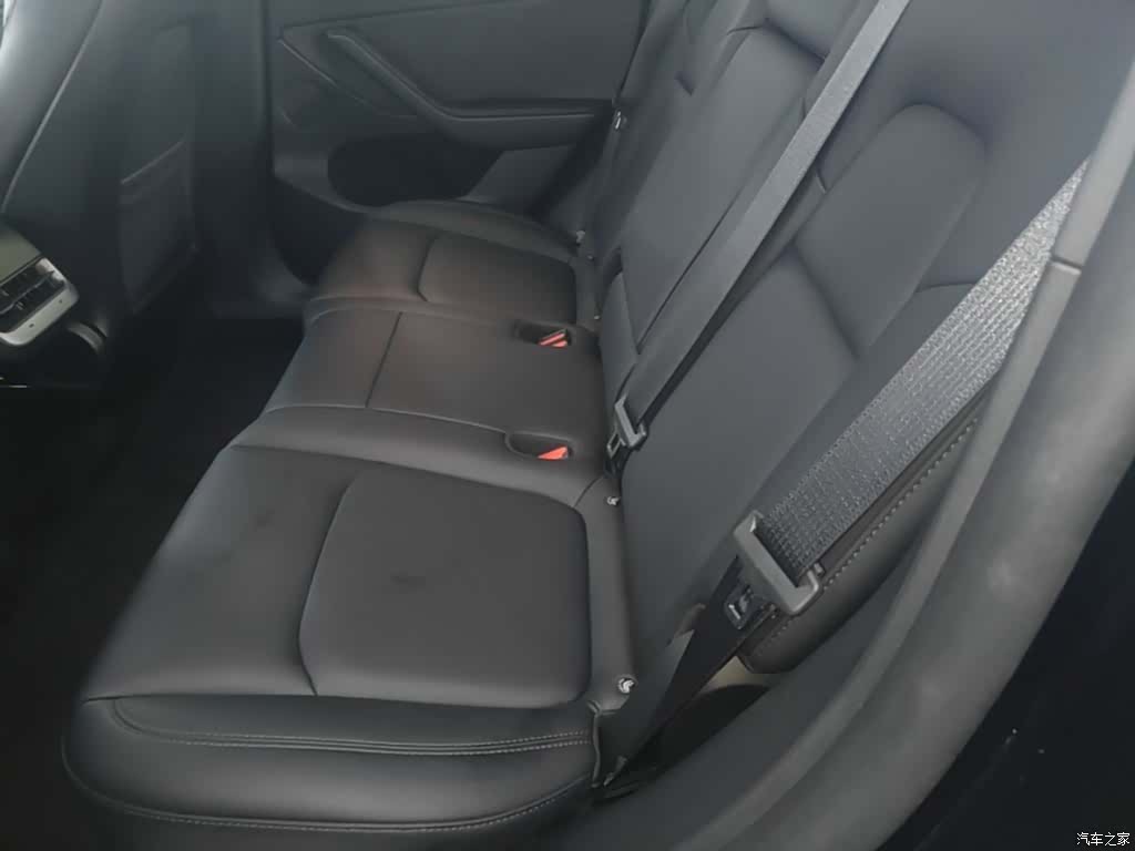 Tesla Model Y, 2023 17
