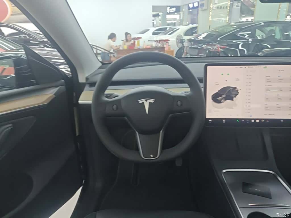 Tesla Model Y, 2023 11