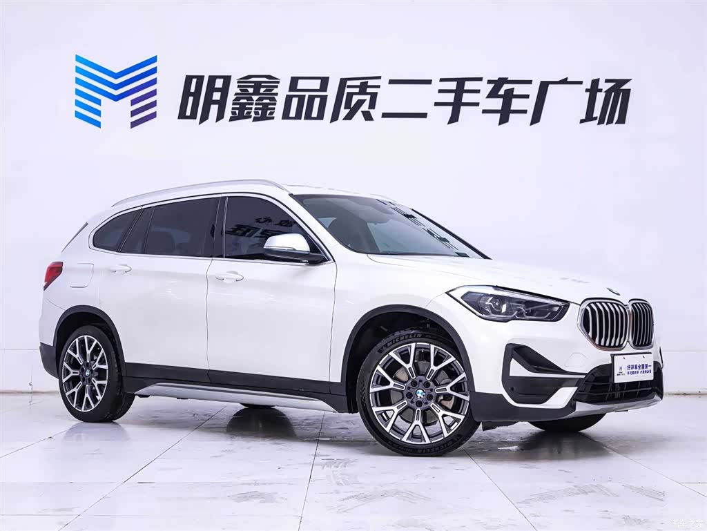 BMW X1, 2023 все фото
