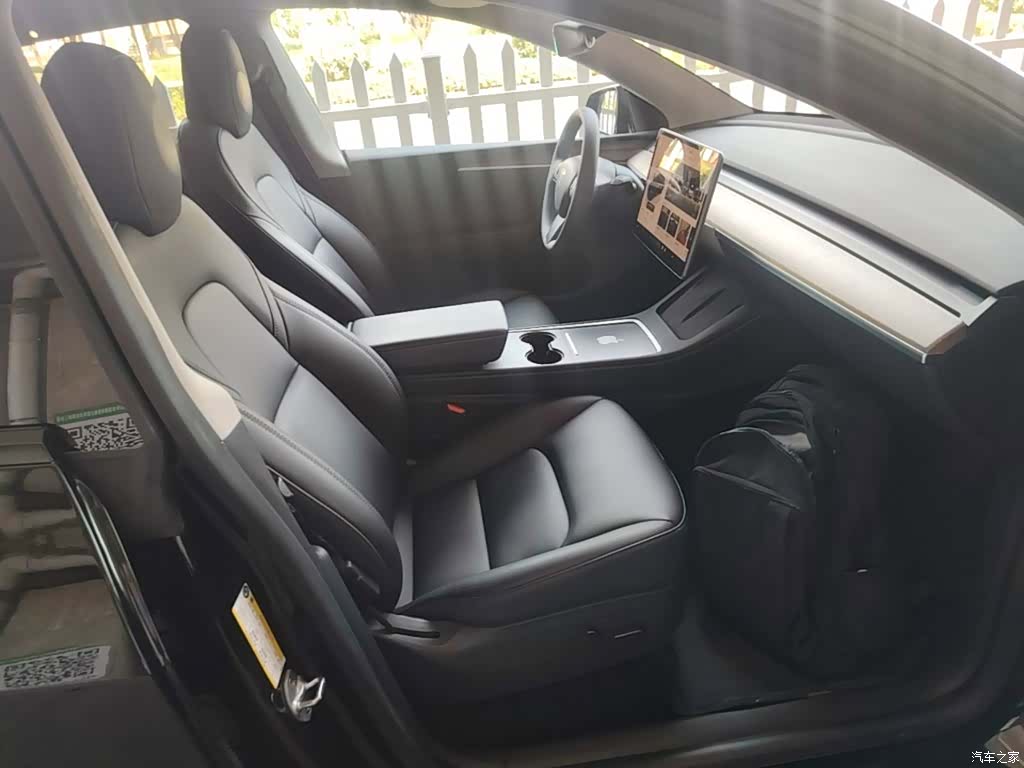 Tesla Model Y, 2022 25