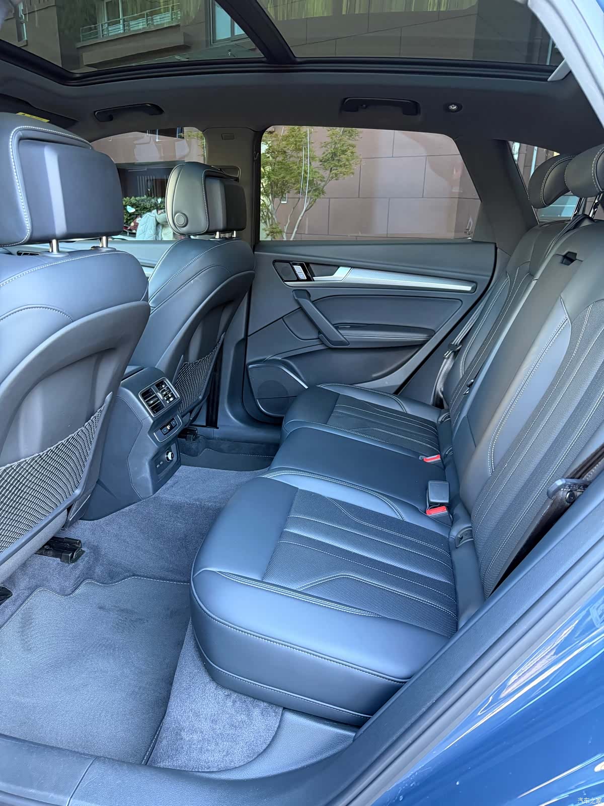 Audi Q5L, 2025 6